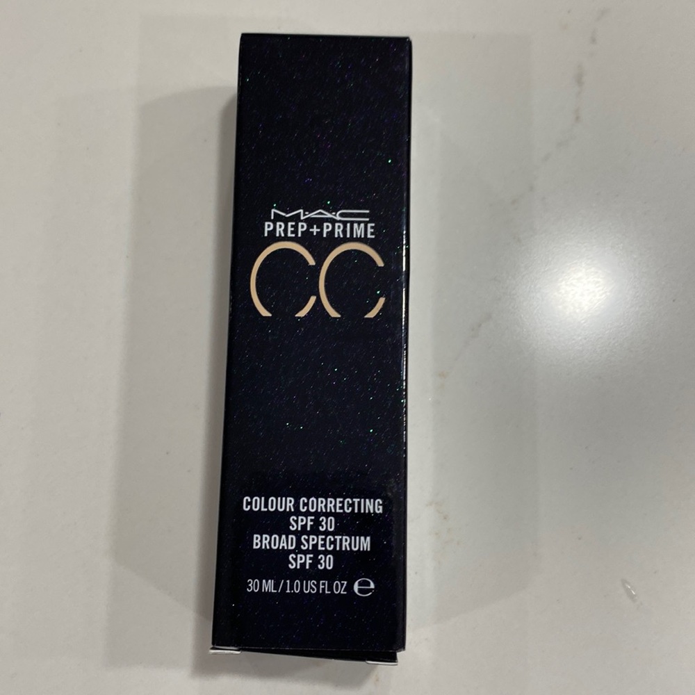 MAC colour corrector